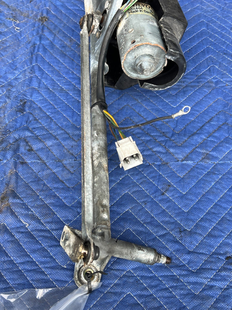 1992-1995 Volvo 940 740 Windshield Wiper Transmission 3518120 OEM #3261EM