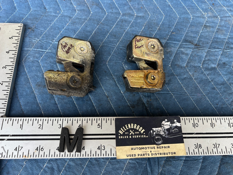 1989-1995 Volvo 740 940 Front & Rear Passenger Right Door Latch Set OEM #3826EM
