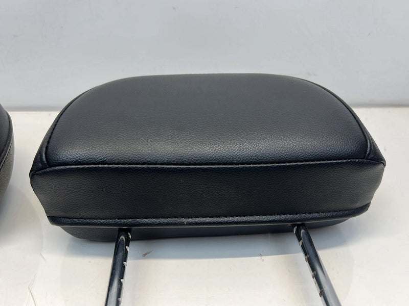 2012 Chevrolet Captiva Sport - Headrest