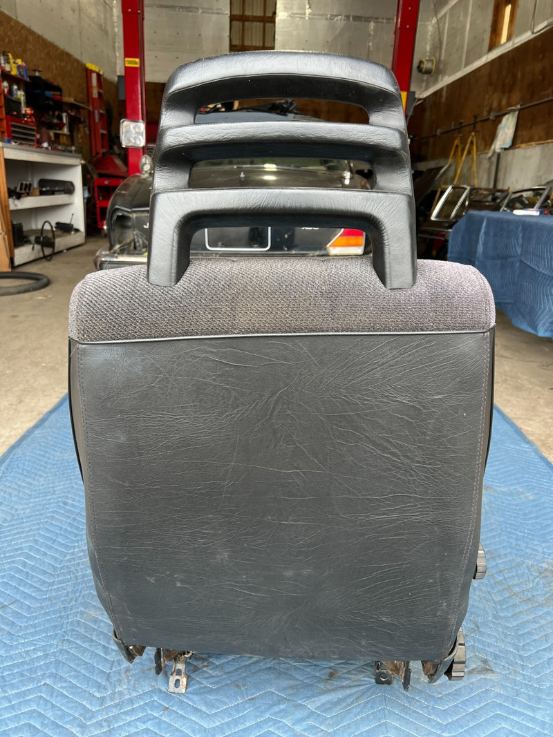 1986-1993 Volvo 240 244 Front Passenger Right Seat Gray Cloth *NICE* OE #4405EM