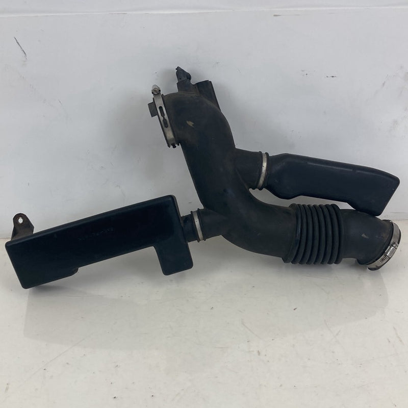 2002-2005 Lincoln Town Car Signature Air Intake Tube 3W7U-9F805-AF OEM #5136M