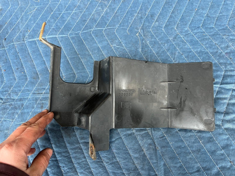 1989-1995 Volvo 740 940 Sedan LH & RH Air Deflector Guide Cover Pair OEM #3713EM