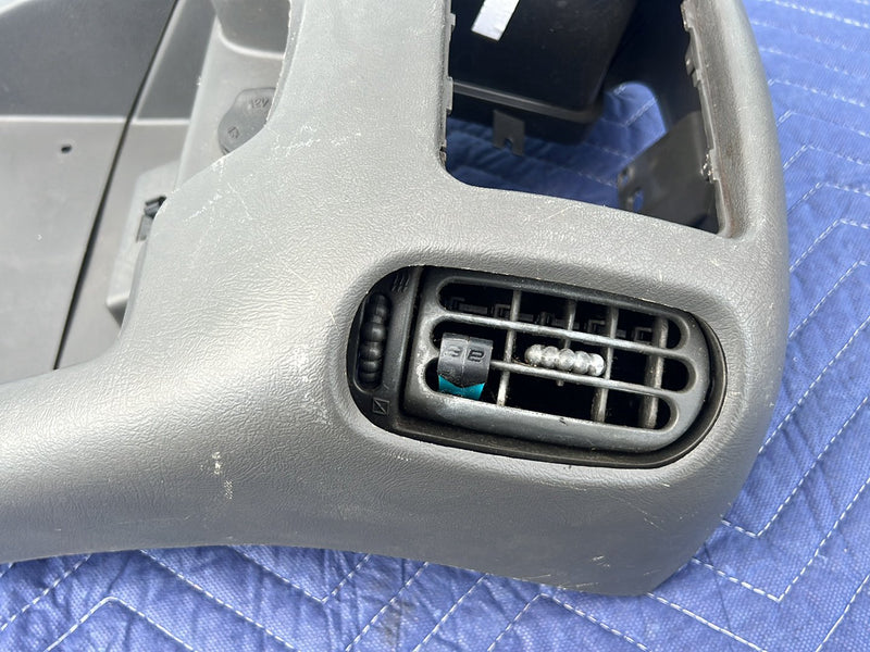 Chevrolet Silverado - Center Console PN: 15070570 15070488