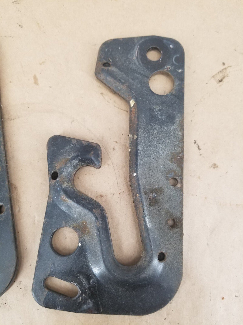 1984-93 BMW E30 318i 325i Front Hood Bonnet Hinge Bracket Support OEM #CN610
