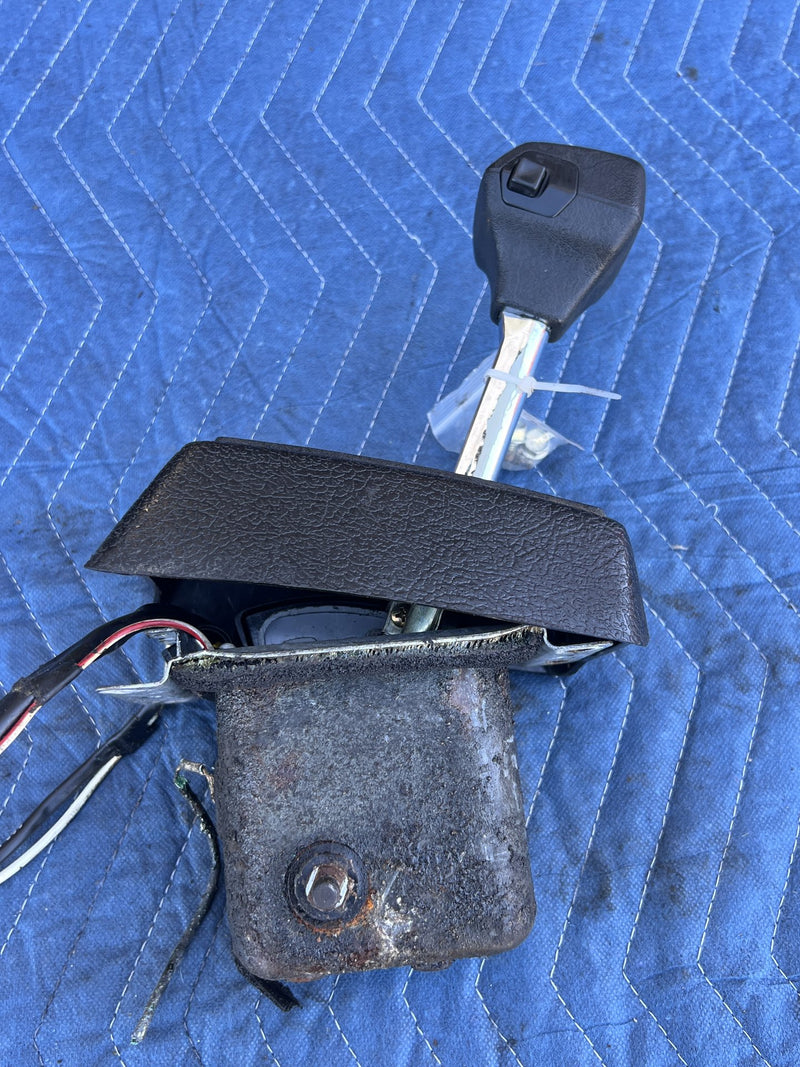 1988 Volvo 240 245 - Automatic Shifter Assembly