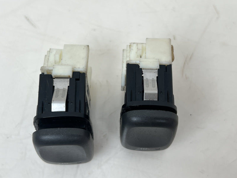 1998-2000 Volvo S70 V70 XC Heated Seat Button Switch Pair 9162939 OEM #6871EM