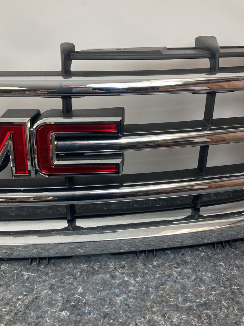 2012-2013 GMC Sierra Radiator Grille GMC 22924486 OEM