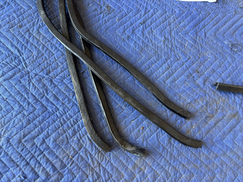 1986-1993 Volvo 240 244 Sedan Door Seal Pinch Seam Trim Set Of 4 OEM #4872E