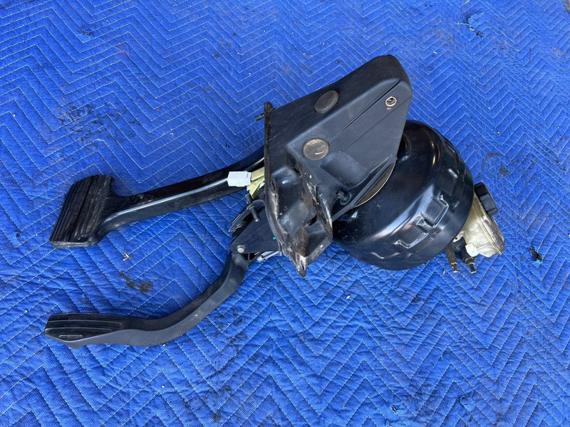 1998-2003 Jaguar XJR XJ8 X308 Brake Booster & Pedal Assembly & Master OEM #4667E