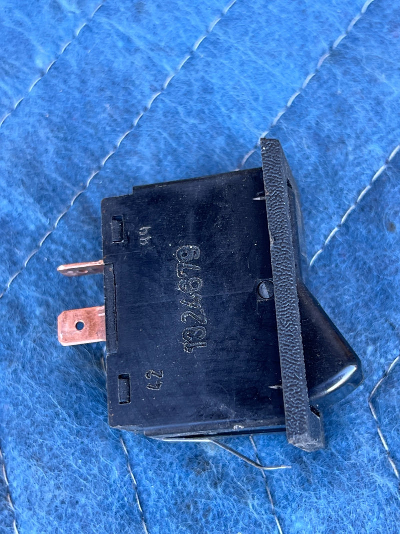 1986-1993 Volvo 240 244 245 Dash Heated Window Defrost Switch 1324679 OE #4345EM
