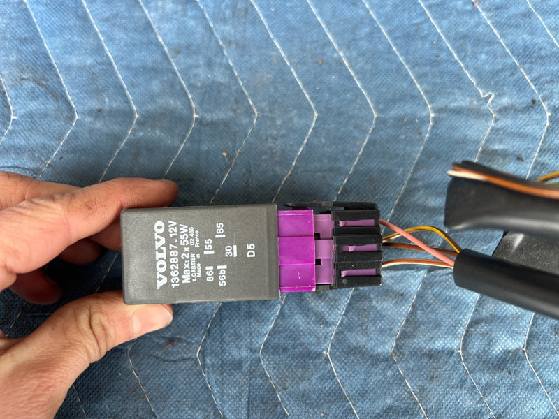 1989-1995 Volvo 740 940 Sedan Relay Gear Change Inhibitor 1362887 OEM #3806EM