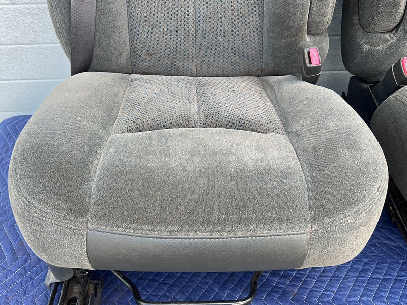 1999-2002 Chevrolet Silverado Tahoe Sierra Front Seat Pair Gray Cloth OE #5494EM
