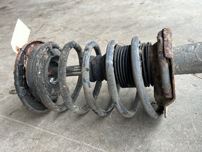 1990-1992 Volvo 740 745 940 Front Right Strut Shock w/ Hub Assembly OEM #5993EM