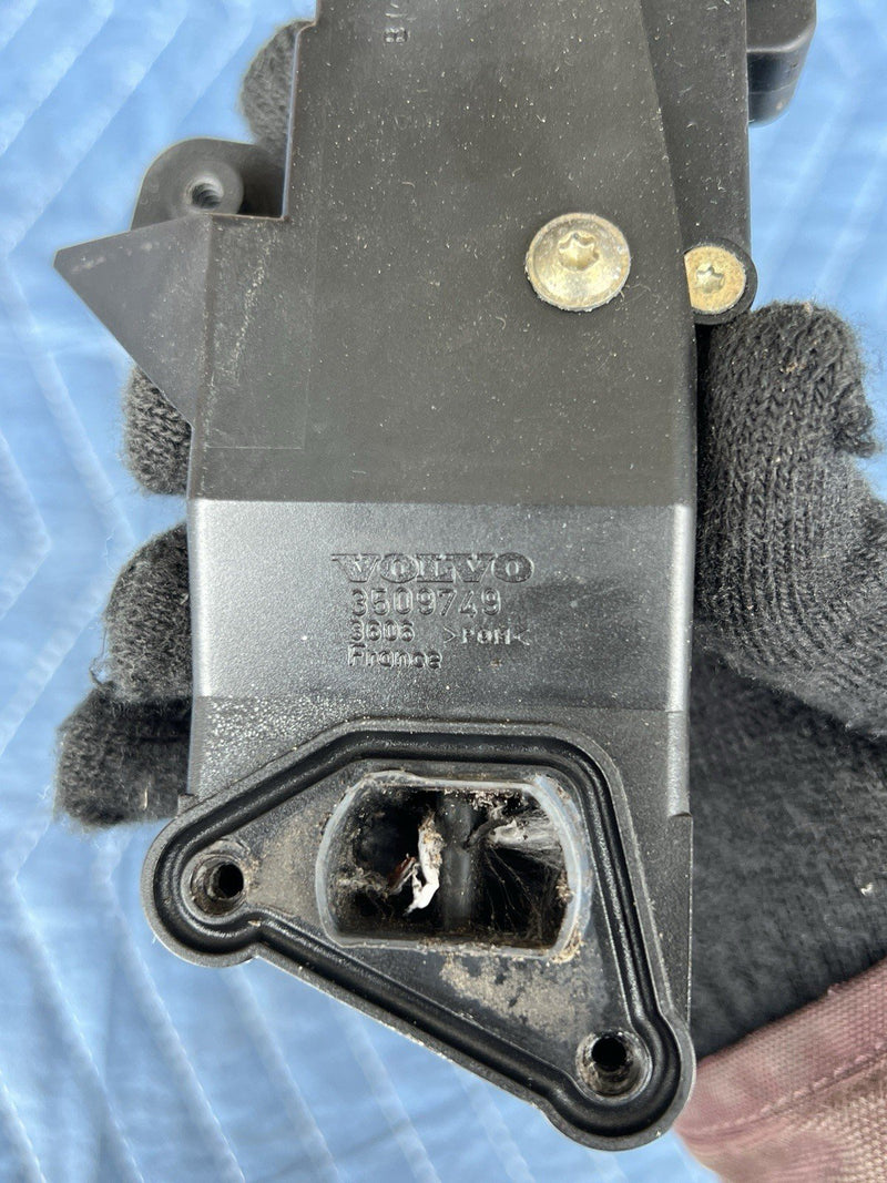 1993-1997 Volvo 850 850R Gas Fuel Door Lock Actuator Release 3509749 OEM #4472E