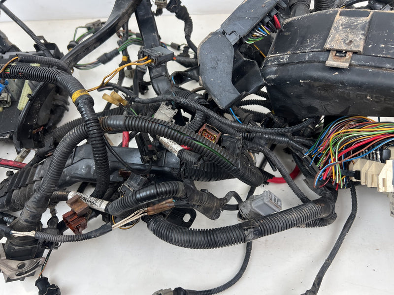 1998-2000 Volvo S70 V70 XC Engine Wiring Wire Harness w/ Fuse Box OEM #6854EM