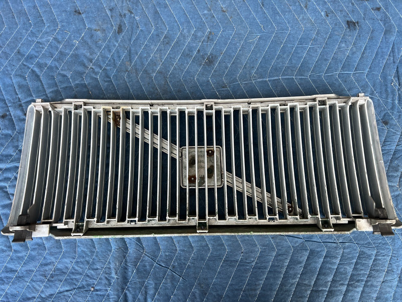 1989-1995 Volvo 740 940 Front Chrome Grille w/o Fog Lights 3518885 OEM #3727EM