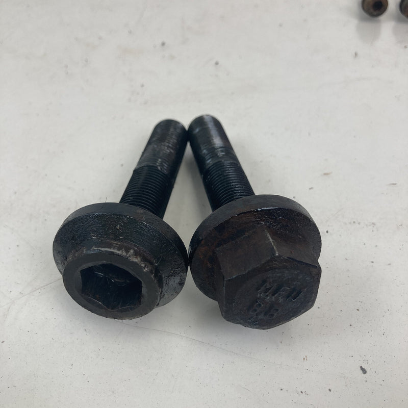 2001-2005 Volkswagen Passat Hardware CV Axle Bolts Manual OEM #5514M