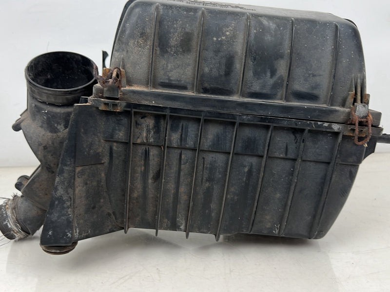 1990-1992 Volvo 740 745 940 Air Filter Cleaner Housing Box 3547102 OEM #5883EM