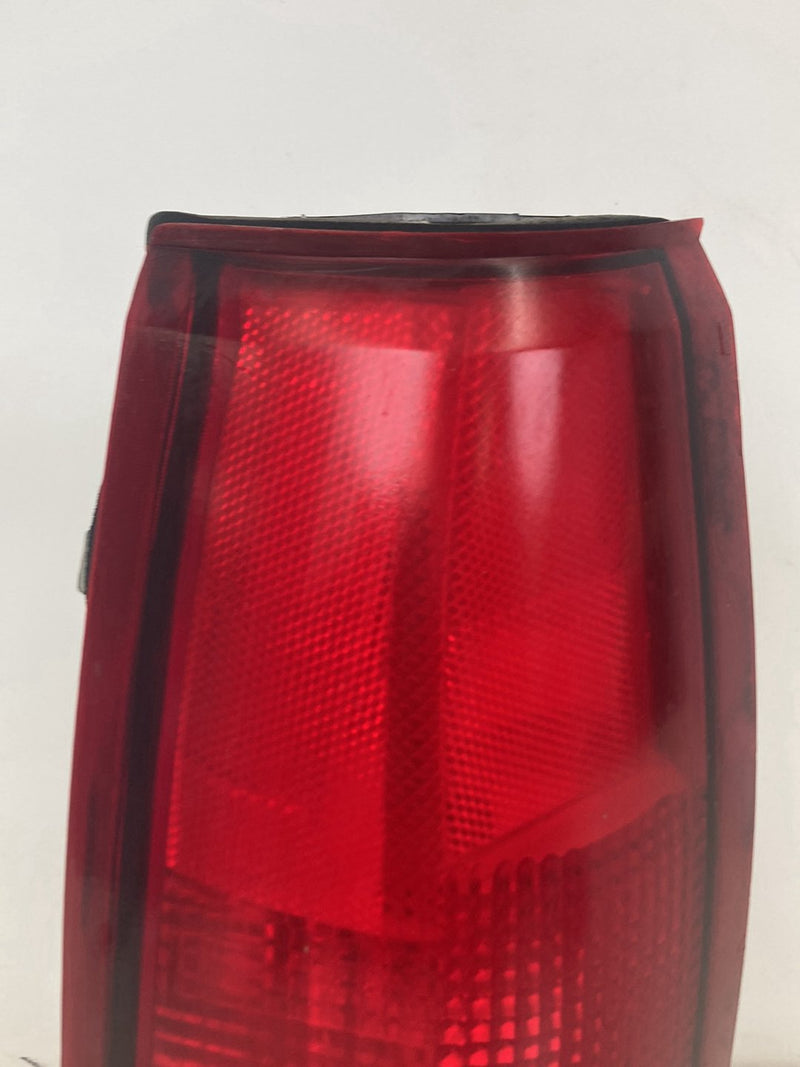 1995-1998 Chevrolet Silverado 2500 GMT400 Tail Light Right 16511565 OEM
