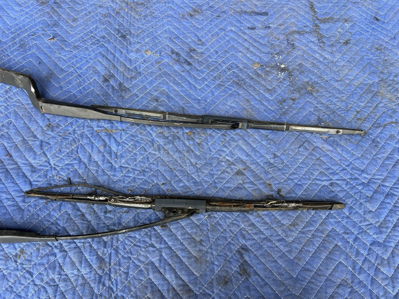 1993-1997 Volvo 850 850R Windshield Wiper Arm Pair Left & Right OEM #4441E