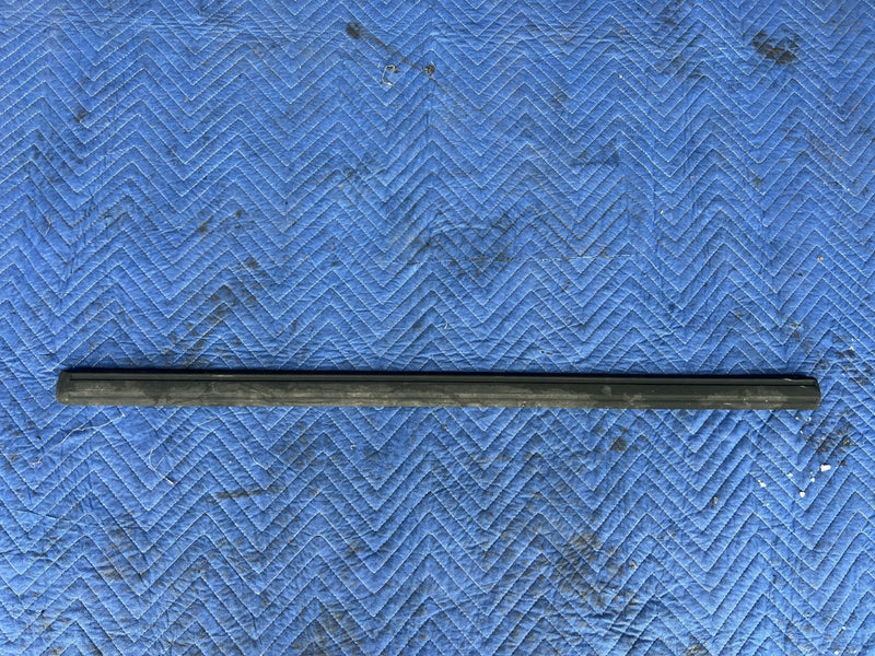 1989-1995 Volvo 740 940 Exterior Front Right Lower Third Door Molding OE #3861EM