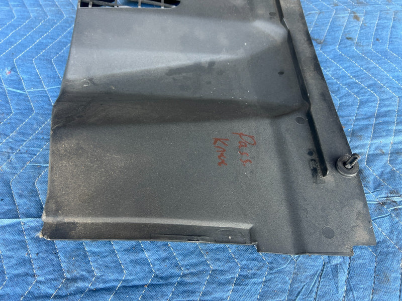 1992-1995 Volvo 940 740 Passenger Lower Kick Panel Knee Bolster Trim OEM #3232EM