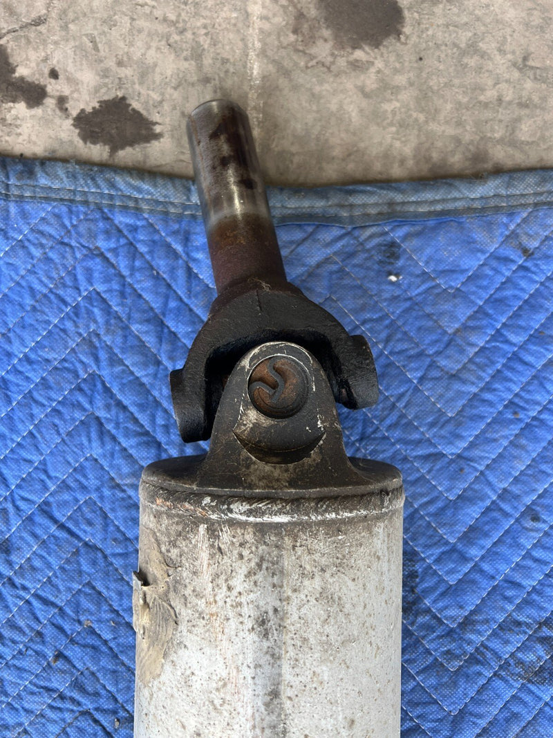 1999-2002 Chevy Silverado GM Auto Transmission Driveshaft Assembly OEM #1852CN