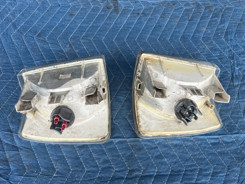 1992-1995 Volvo 940 740 Front Left & Right Turn Signal Light Pair OEM #3247EM