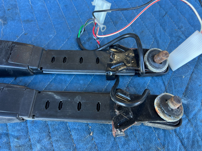 1986-1993 Volvo 240 244 245 Front Right & Left Seat Belt Buckle Set OEM #4360EM