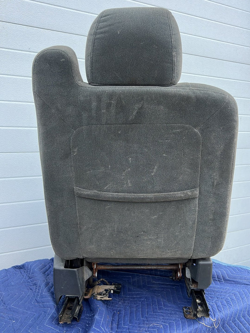1999-2002 Chevrolet Silverado Tahoe Sierra Front Seat Pair Gray Cloth OE #5494EM