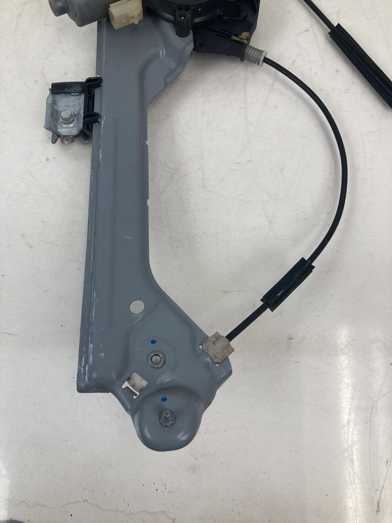 2014-2020 Chevrolet Silverado Front Right Window Regulator 0130822882 OEM #5586M