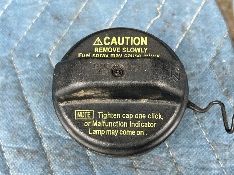 2002-2006 Toyota Camry  LE SE Gas Fuel Cap  W/ Tether  OEM #68DU