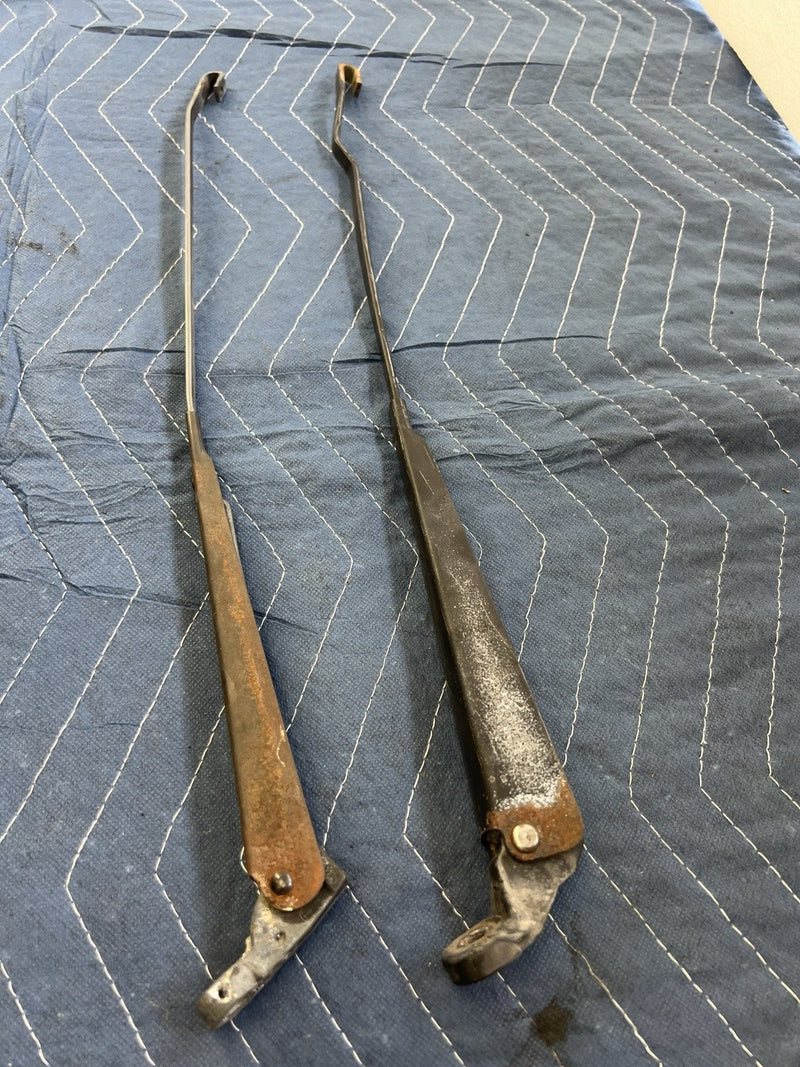 1992-1995 Volvo 940 740 Front Windshield Wiper Arm Pair Left & Right OEM #2LB