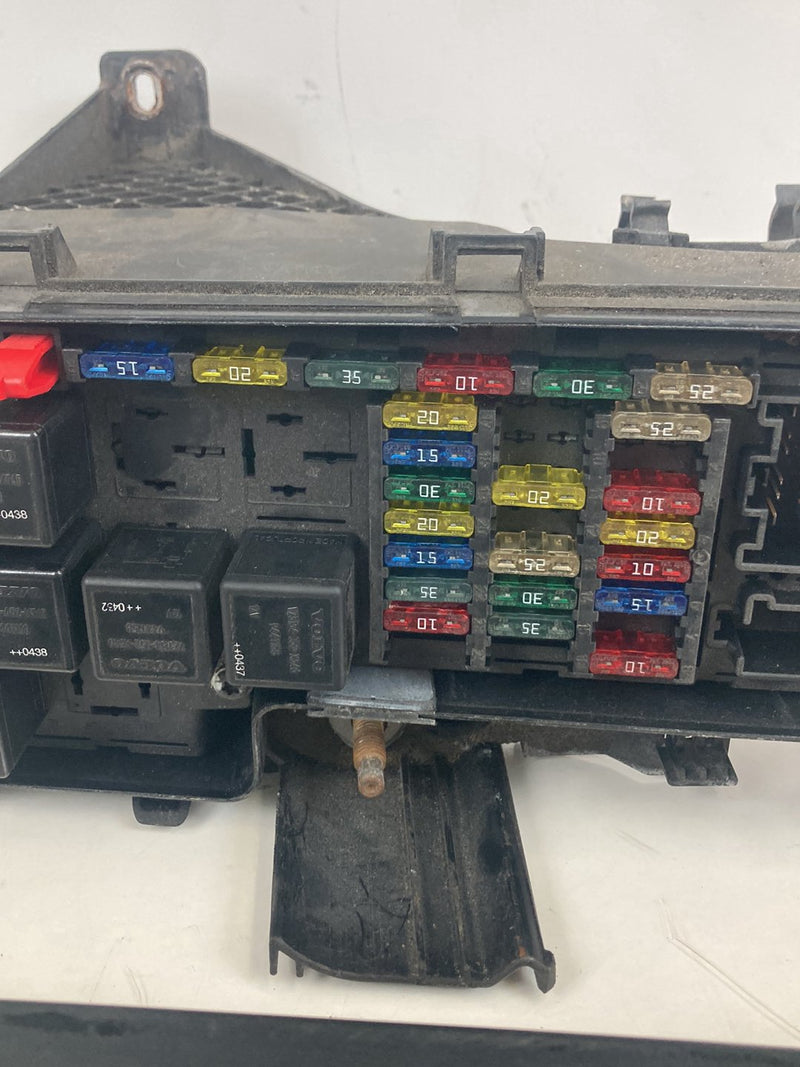 2005 Volvo XC90 I 275 Engine Fuse Box 9494210 9494211 OEM #4830M