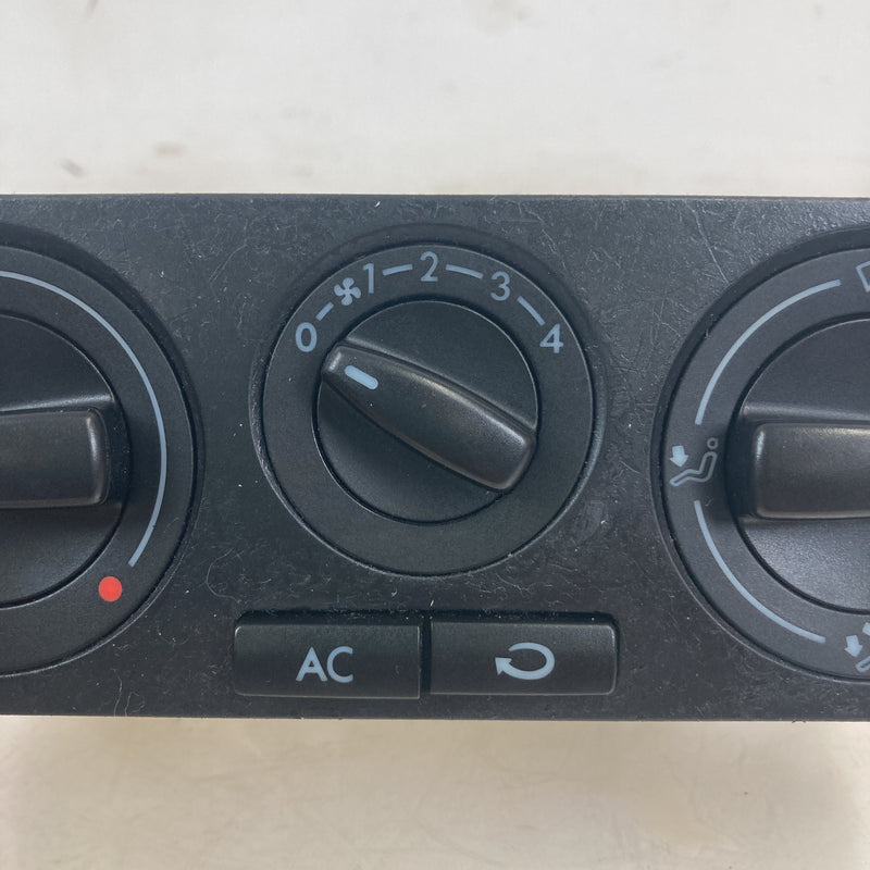 2001-2005 Volkswagen Passat HVAC Climate Control Switch OEM #5493M