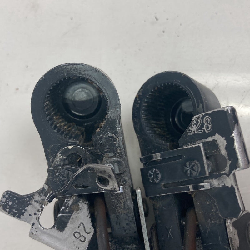 1995-1998 Chevrolet Silverado 2500 GMT400 Windshield Wiper Arm Pair OEM