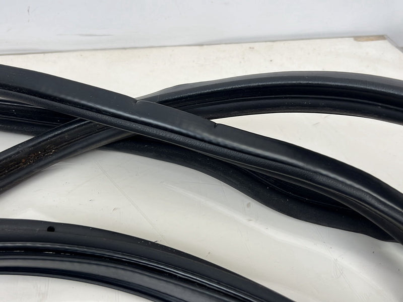 1990-1992 Volvo 740 745 940 Wagon Door Seal Gasket Weatherstripping Set OEM #5887EM