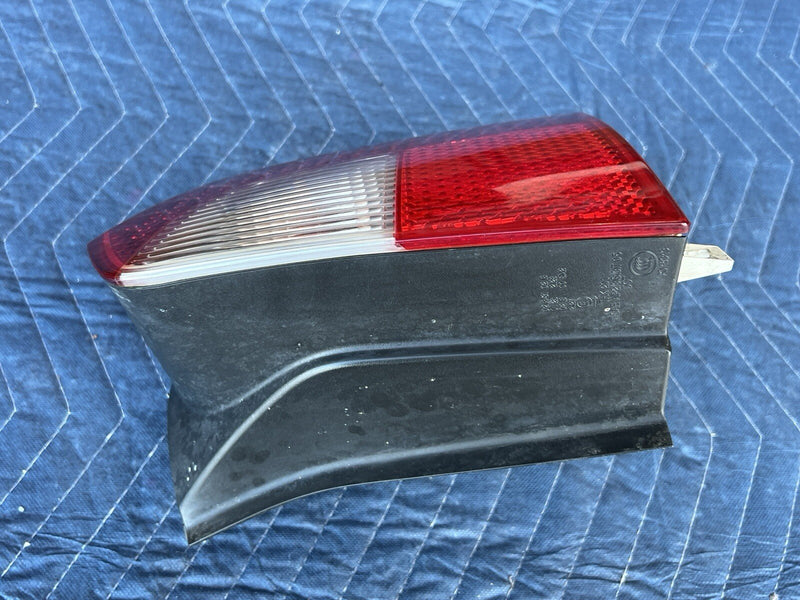 2008-2013 Volvo XC70 Right Rear Lower Tail Light Assembly 30698984 OEM #4357E