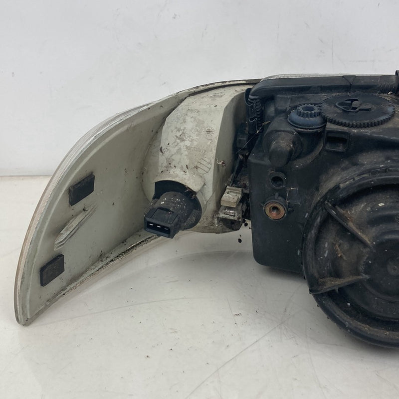 1998-2000 Volvo V70 Headlight Assembly Left 9169362 OEM #5193M