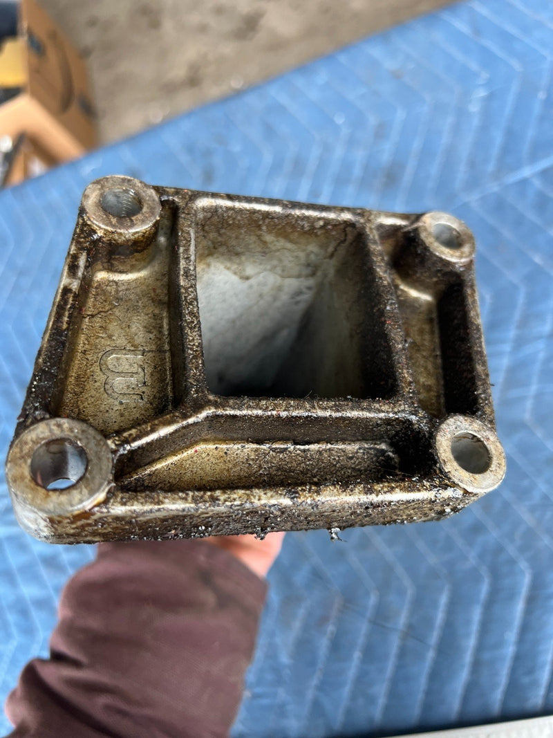 1989-1995 Volvo 740 940 Sedan Left & Right Motor Engine Mount Pair OEM #3690EM