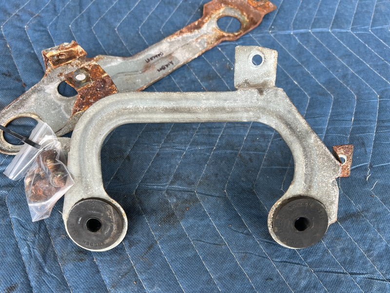 1989-1995 Volvo 740 940 Sedan Air Box Housing Bracket Brace Mount OEM #3702EM