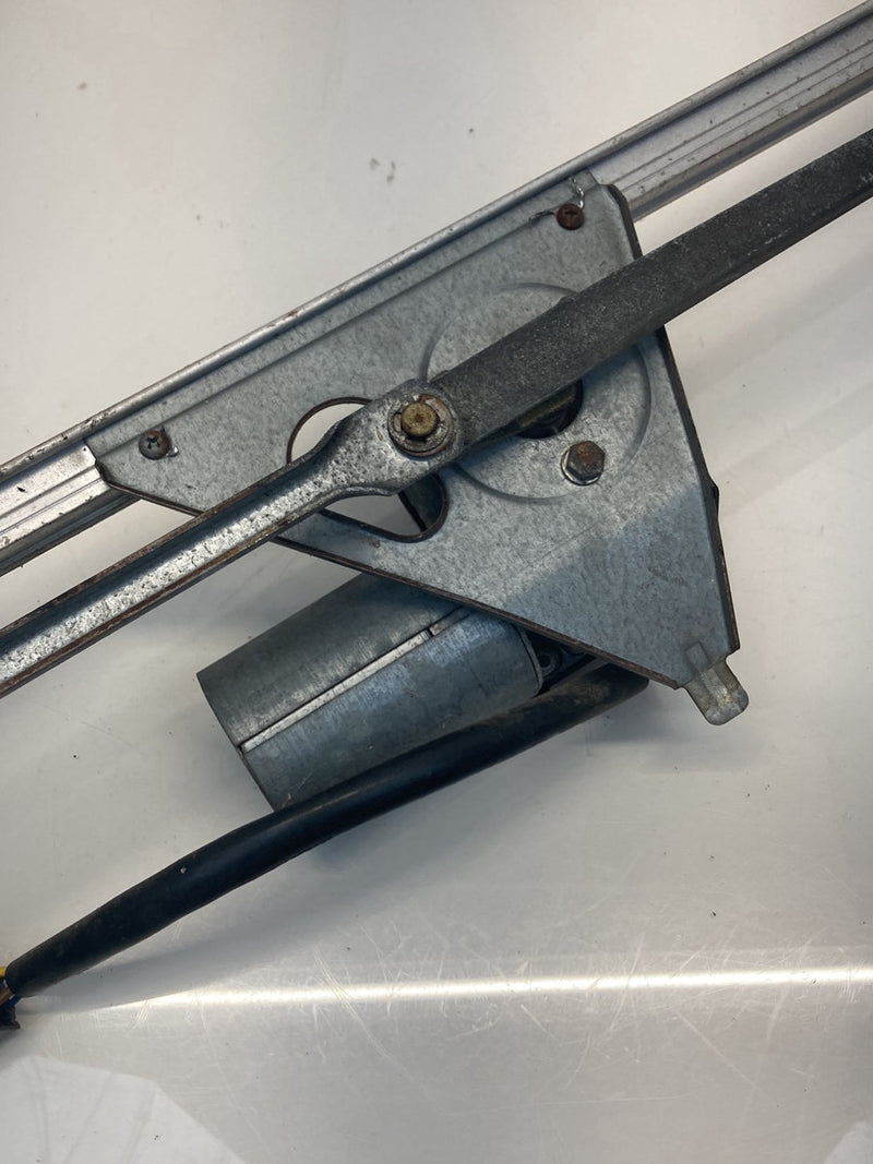 1986 Volvo 740 - Wiper Linkage