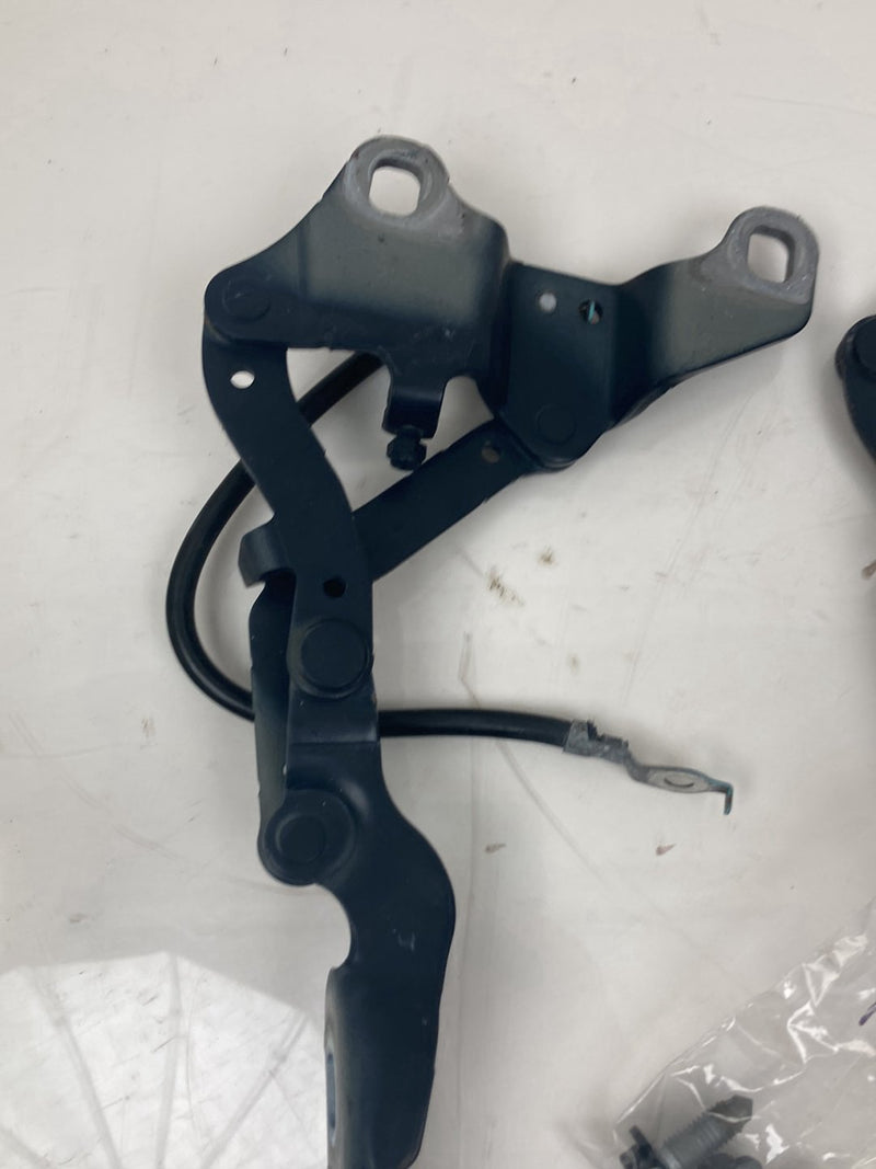 2009-2011 BMW 328i E90 Hood Hinge Pair 7115264 7115263 OEM #4782M