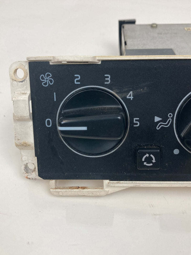 1992 Volvo 940 944 - HVAC Climate Control PN: 3522217W143K