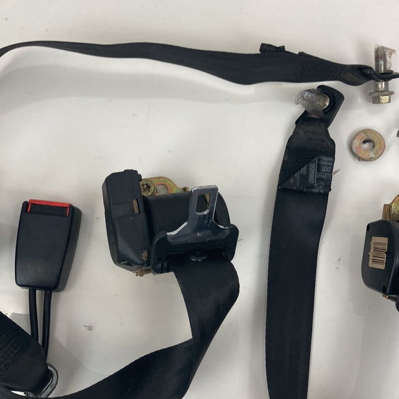 1992 Volvo 940 944 - Rear Seat Belt Buckle Set PN: 3518666