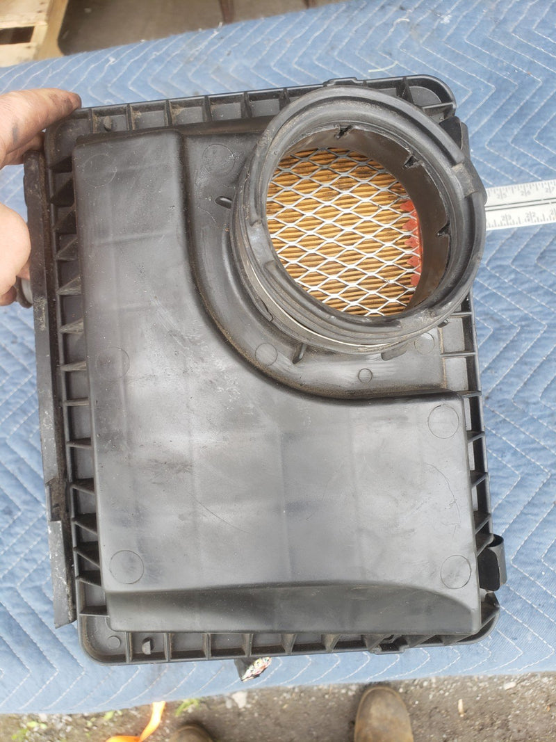 2000-2005 Chevy Impala Air Intake Box & Filter Assembly 382677 OEM #2165CN