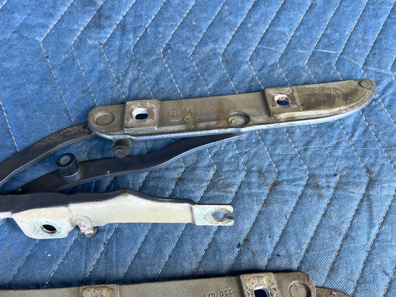 2000-2005 BMW 330xi 325xi E46 Left & Right Hood Hinge Pair Bonnet OEM #4783EM