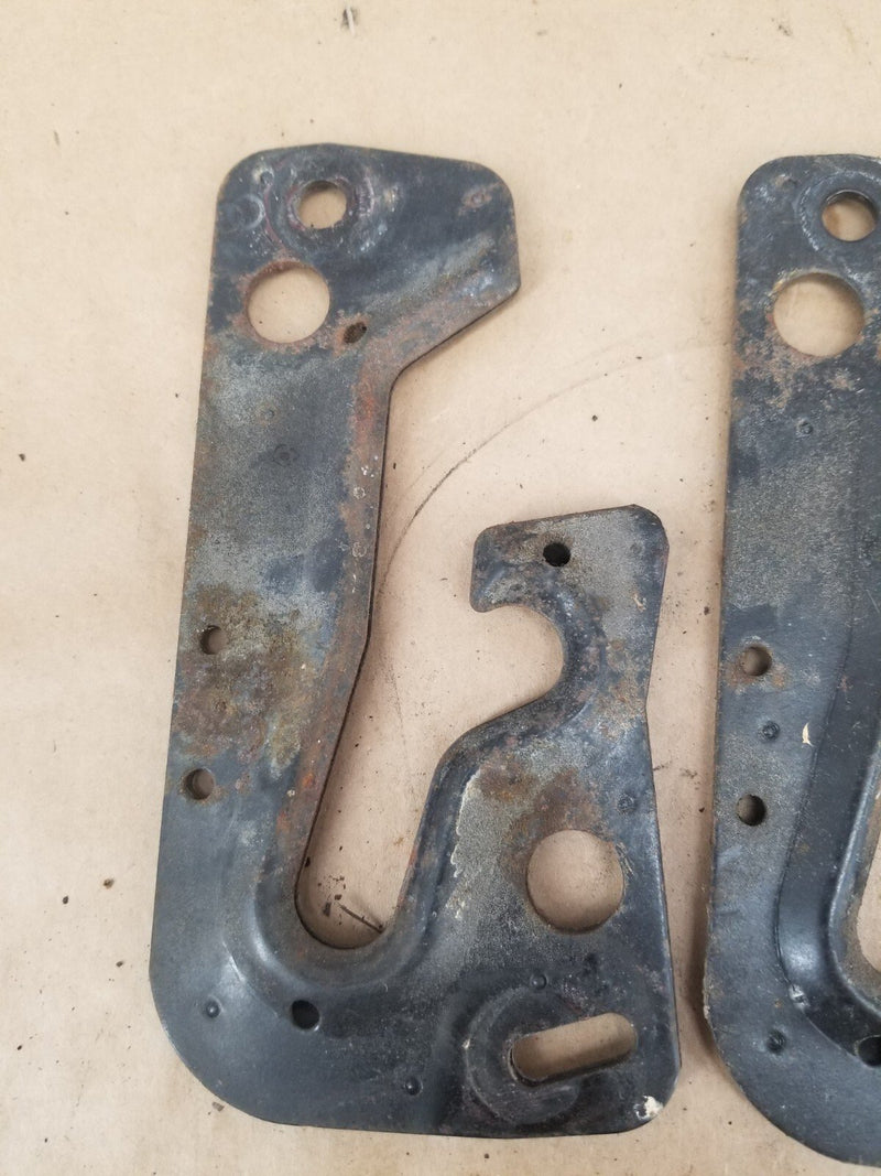 1984-93 BMW E30 318i 325i Front Hood Bonnet Hinge Bracket Support OEM #CN610