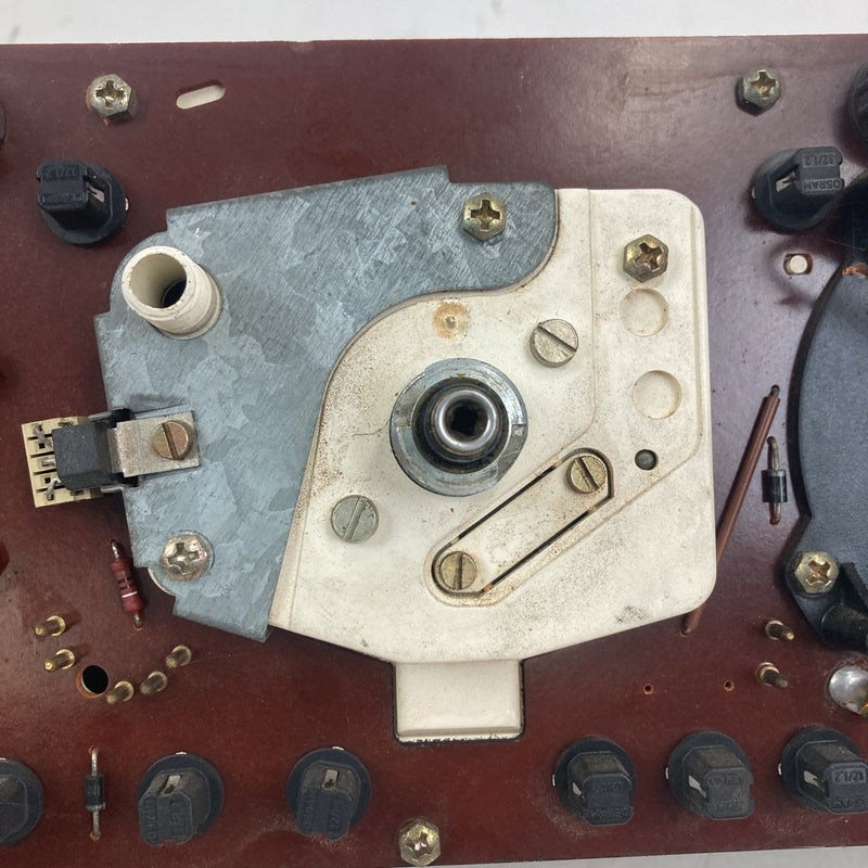 1981-1985 Volvo 240 245 Gauge Cluster Speedometer 1324797 OEM