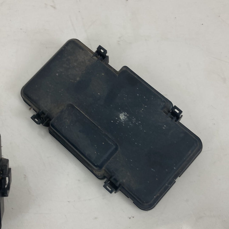 2002-2004 Honda CR-V RD2 Fuse Box S9A-GO OEM #5097M